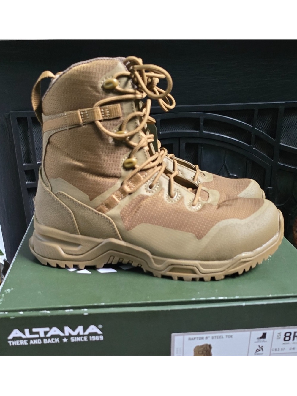 Altama Men's Tactical Boot in Coyote/Tan